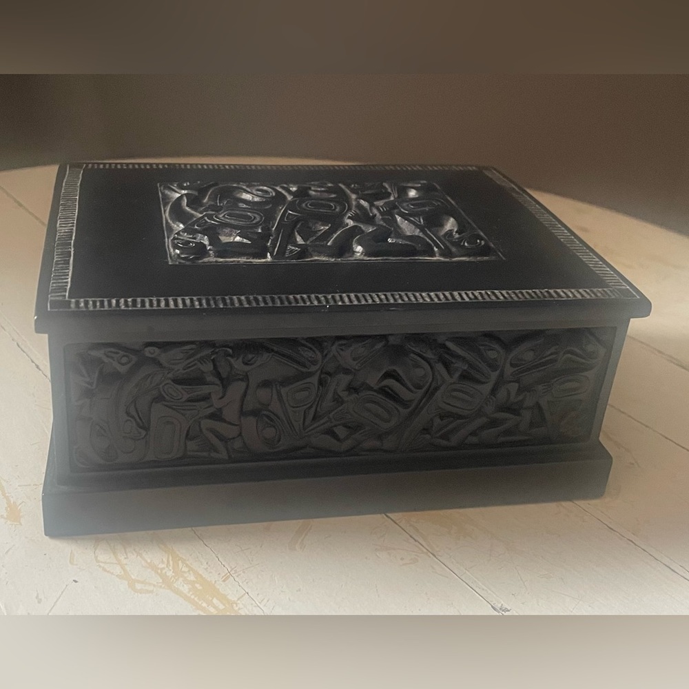BOMA Canada Indigenous Art Desk Box